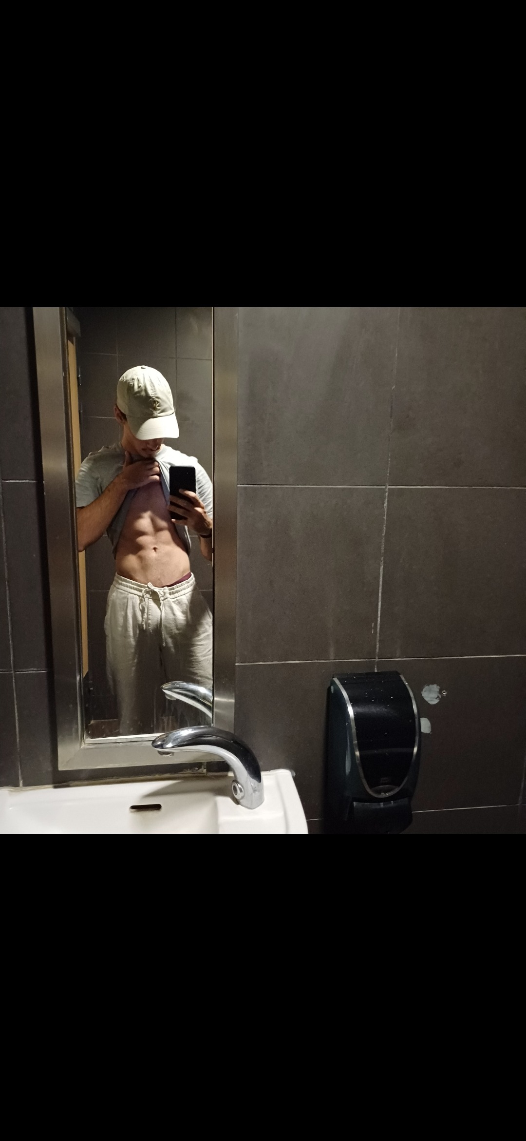 Yu - Awans - Liège | Rencontre gay